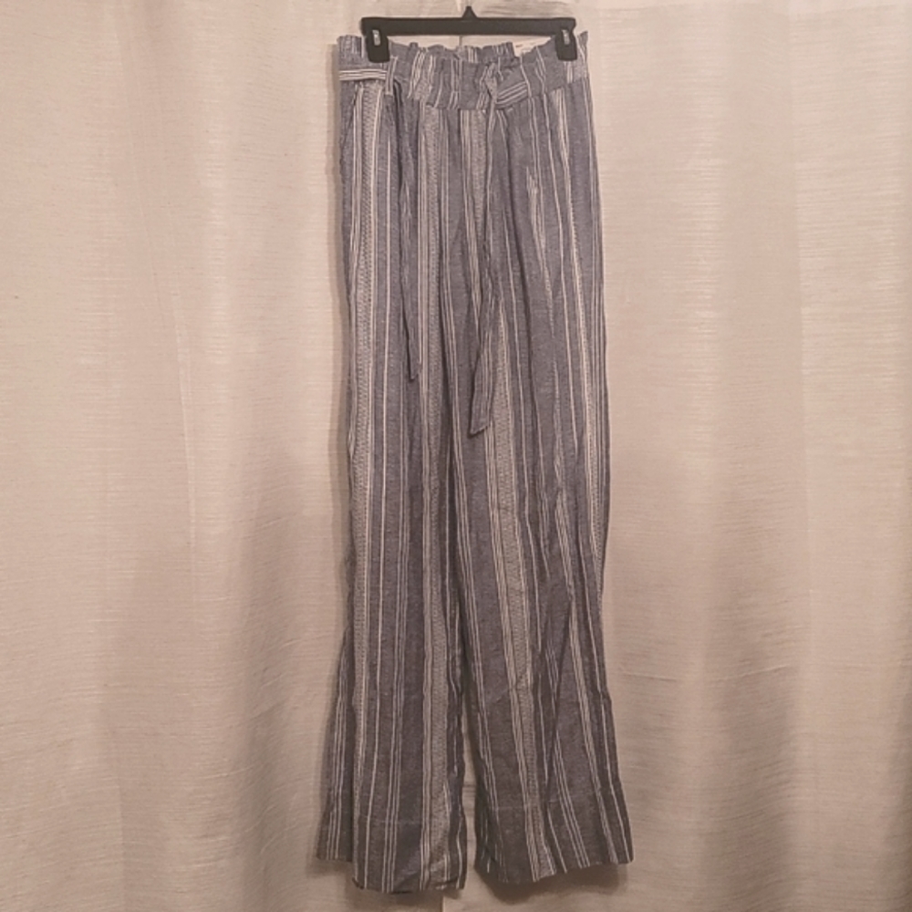 So wide leg linen pant size M blue and white